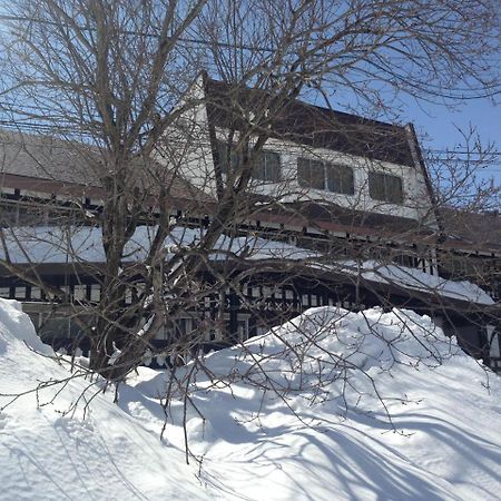 Ski-In, Ski-Out Iwatake Apartments Хакуба Екстер'єр фото