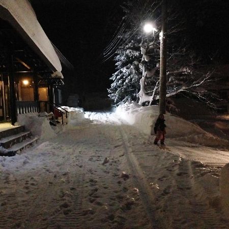 Ski-In, Ski-Out Iwatake Apartments Хакуба Екстер'єр фото